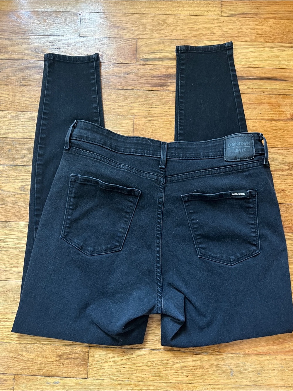 Denizen Black Slim Jeans - Picture 4 of 4